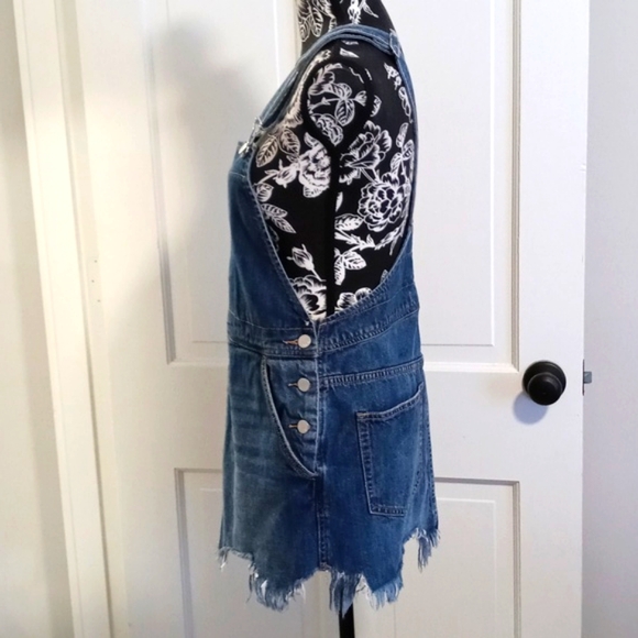 💙Free People💙 - Blue Denim Distressed Frayed Hem Overall Dress - Picture 6 of 15